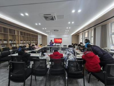 長東街道清淮路社區(qū)開展非遺竹編畫親子手工制作活動(dòng)